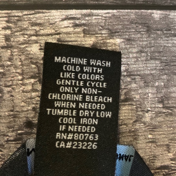 BOGO 💚 Leopard Print Keyhole Blouse - Picture 7 of 7